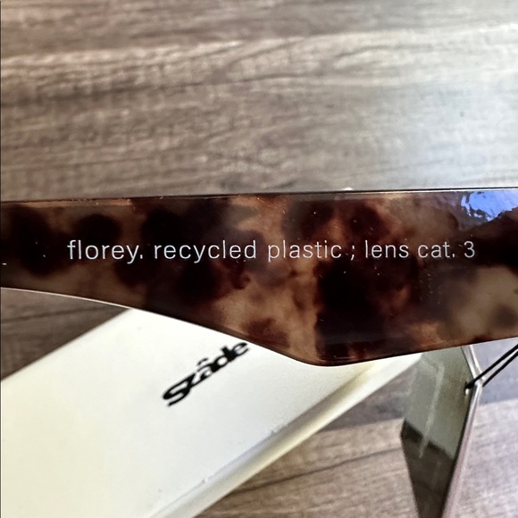 Szade Tortoise Shell Sunglasses - Picture 4 of 6